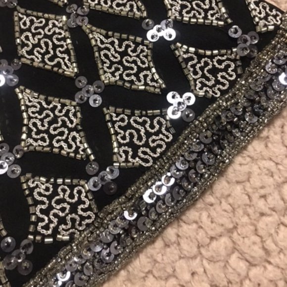 Beautiful Formal Top Size Large Silk - Picture 5 of 8